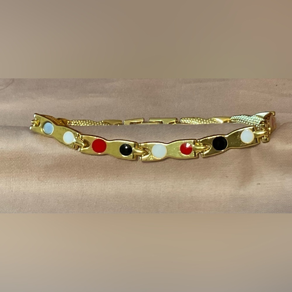 Beautiful Bracelet!  8” BN!